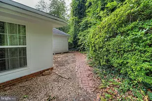 10708 Norman Ave, Fairfax, VA 22030 - Photo 27