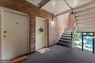 10725 W West Dr, Fairfax, VA 22030 - Photo 3