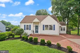 4103 Woodland Dr, Fairfax, VA 22030 - Photo 1