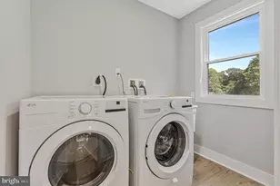 10211 Stratford Ave, Fairfax, VA 22030 - Photo 13