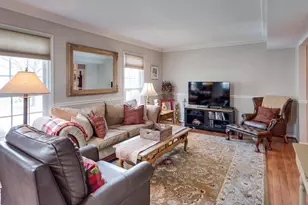 3975 Wilcoxson Dr, Fairfax, VA 22031 - Photo 3