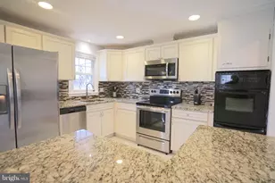 4218 University Dr, Fairfax, VA 22030 - Photo 5