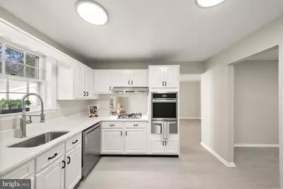 10228 Continental Lane, Fairfax, VA 22030 - Photo 15