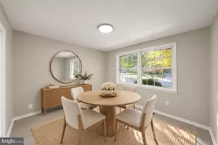 10228 Continental Ln, Fairfax, VA 22030 - Photo 9