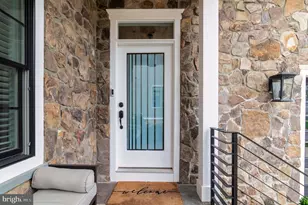 10704 Warwick Ave, Fairfax, VA 22030 - Photo 3