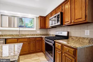 9938 Great Oaks Way, Fairfax, VA 22030 - Photo 17