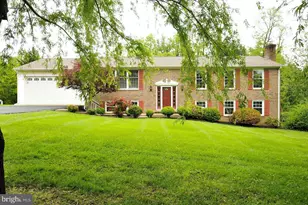 10506 Oak Pl, Fairfax, VA 22030 - Photo 1