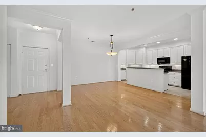 10328 Sager Avenue #414, Fairfax, VA 22030 - Photo 3