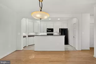 10328 Sager Ave, Fairfax, VA 22030 - Photo 9