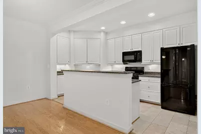 10328 Sager Avenue #414, Fairfax, VA 22030 - Photo 11