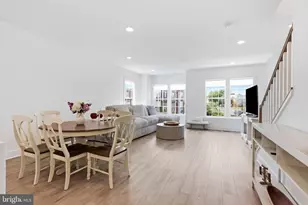 10817 Cedar Ave, Fairfax, VA 22030 - Photo 9