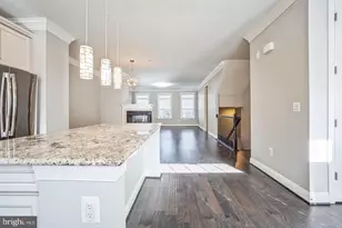 4304 Edosomwan Ln, Fairfax, VA 22030 - Photo 15