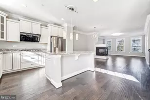 4304 Edosomwan Ln, Fairfax, VA 22030 - Photo 11