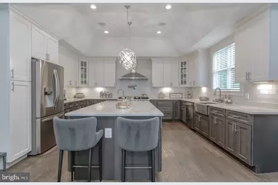 10704 Warwick Avenue #A, Fairfax, VA 22030 - Photo 41