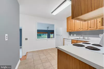10209 Sager Avenue, Fairfax, VA 22030 - Photo 17