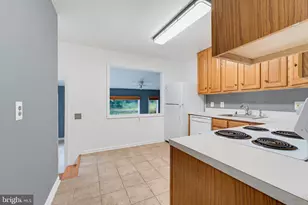 10209 Sager Ave, Fairfax, VA 22030 - Photo 17
