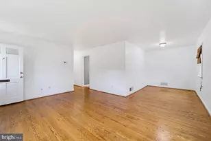 10209 Sager Ave, Fairfax, VA 22030 - Photo 13
