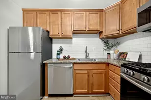 10570 Main St, Fairfax, VA 22030 - Photo 11