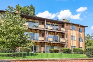 10026 Fair Woods Dr, Fairfax, VA 22030 - Photo 1