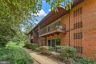 10026 Fair Woods Dr, Fairfax, VA 22030 - Photo 15