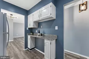10165 Fair Woods Dr, Fairfax, VA 22030 - Photo 17