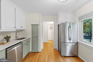 10413 Courthouse Dr, Fairfax, VA 22030 - Photo 5