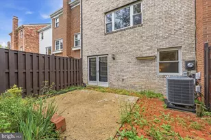 10413 Courthouse Dr, Fairfax, VA 22030 - Photo 35