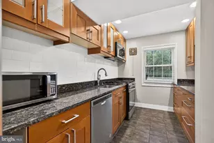 9453 Fairfax Blvd, Fairfax, VA 22031 - Photo 7
