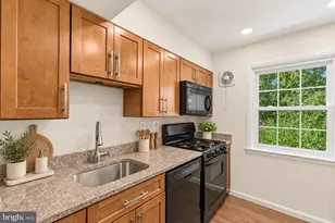9479 Fairfax Blvd, Fairfax, VA 22031 - Photo 5