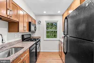 9479 Fairfax Boulevard #302, Fairfax, VA 22031 - Photo 7