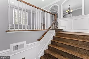 10695 Yorktown Ct, Fairfax, VA 22030 - Photo 3