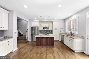 10695 Yorktown Ct, Fairfax, VA 22030 - Photo 17