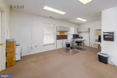 10520 Warwick Avenue #B8, Fairfax, VA 22030 - Photo 9