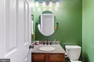 8502 Clearridge Ln, Manassas, VA 20110 - Photo 11