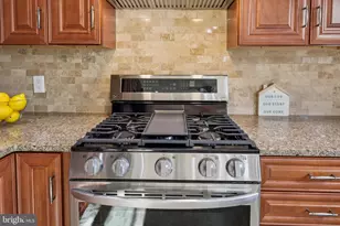 9395 Cloverhill Ct, Manassas, VA 20110 - Photo 25