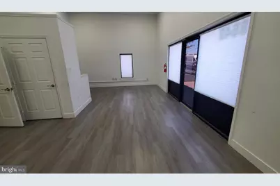 8649 Phoenix Drive, Manassas, VA 20110 - Photo 5