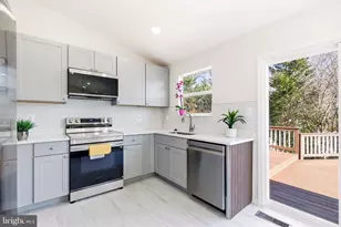 10395 Janja Ct, Manassas, VA 20110 - Photo 13