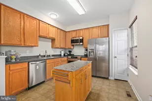 10260 Whitworth Ln, Manassas, VA 20110 - Photo 3