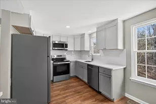 8357 Georgian Ct, Manassas, VA 20110 - Photo 5