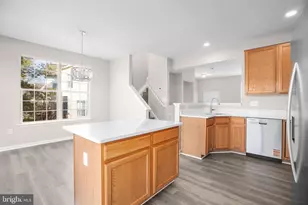 10260 Magnolia Grove Dr, Manassas, VA 20110 - Photo 9