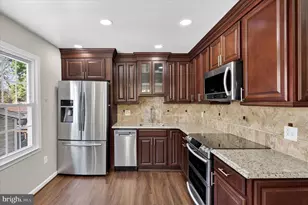 8975 Milroy Ct, Manassas, VA 20110 - Photo 5