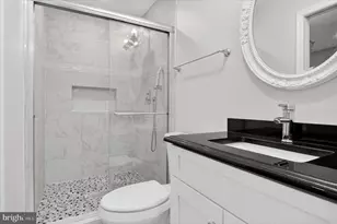 8975 Milroy Ct, Manassas, VA 20110 - Photo 15
