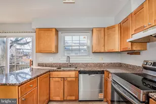 8385 Woodline Ct, Manassas, VA 20110 - Photo 7