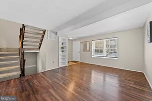 8392 Shady Grove Cir, Manassas, VA 20110 - Photo 5