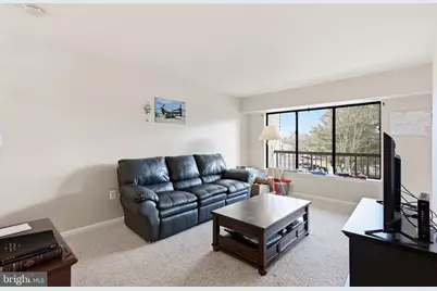 9569 Coggs Bill Drive #301, Manassas, VA 20110 - Photo 5