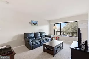 9569 Coggs Bill Dr, Manassas, VA 20110 - Photo 5