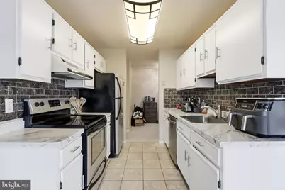 9569 Coggs Bill Drive #301, Manassas, VA 20110 - Photo 7