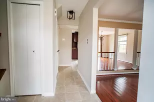 8968 Milroy Ct, Manassas, VA 20110 - Photo 5