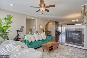 10228 Fountain Cir, Manassas, VA 20110 - Photo 11