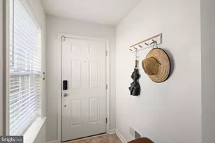 10226 Fountain Cir, Manassas, VA 20110 - Photo 5